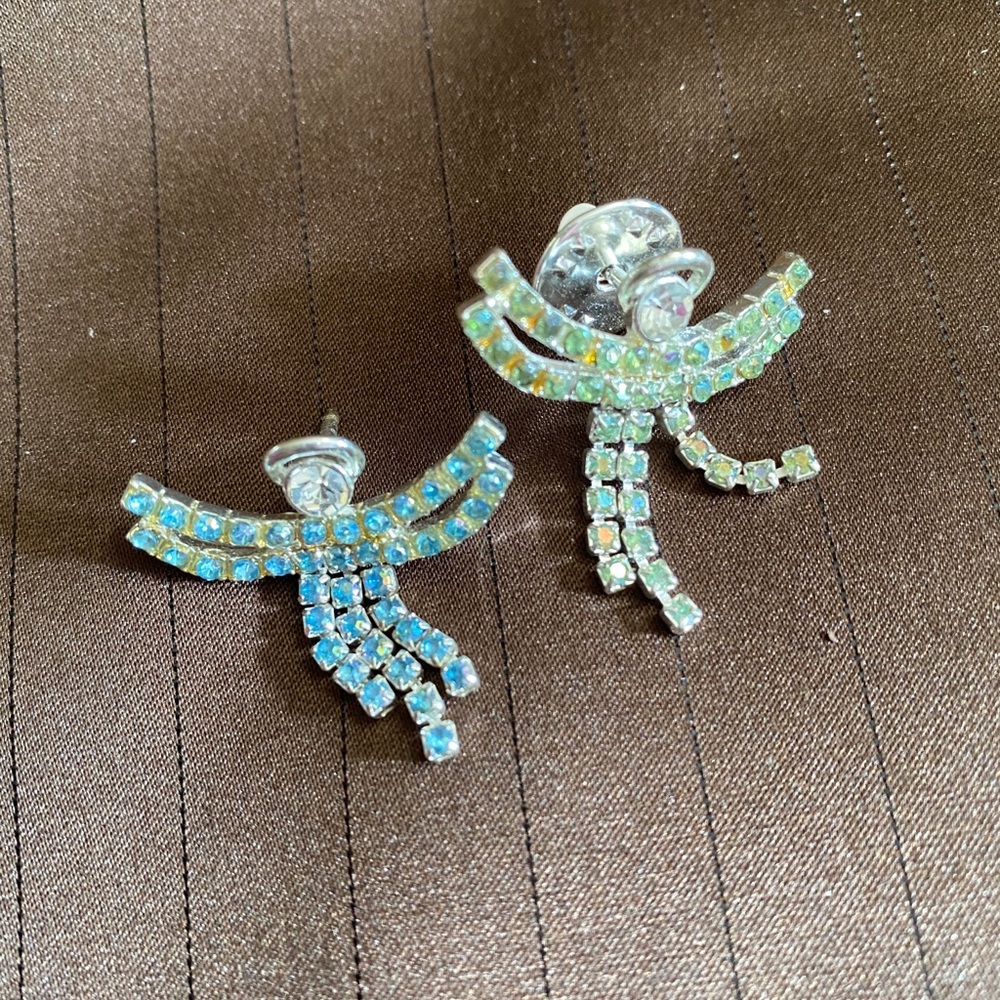 Two angel pins🎄